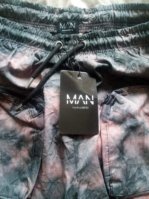 Buy & Sell Essington Wolverhampton - Photos for BNWT Boohoo Man Tie dye Combats. Size L.