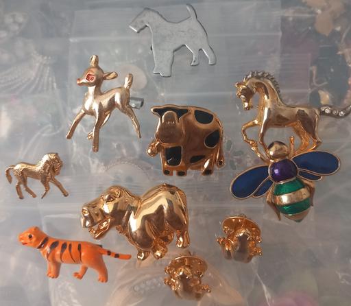 Buy & Sell Thatto Heath Saint Helens - Photos for Mixed animal brooch collection