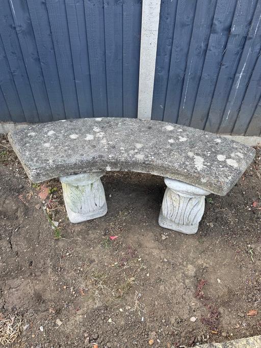 Buy & Sell Grove Park South East London - Photos for Curved Stone Concrete Bench