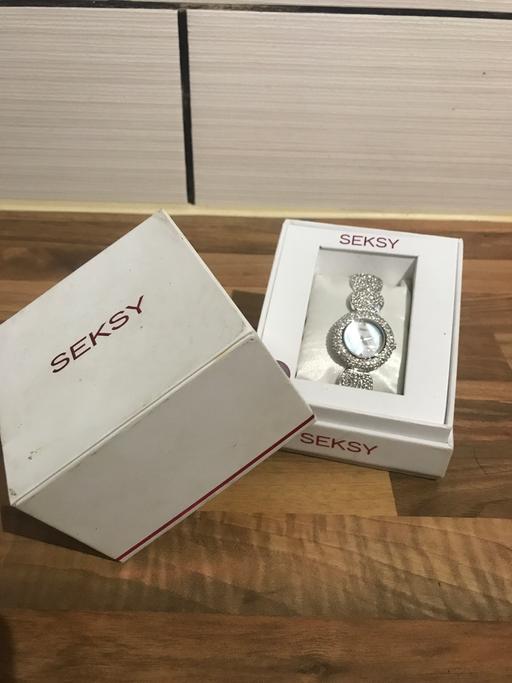Buy & Sell Hill Top Sandwell - Photos for Woman’s watch