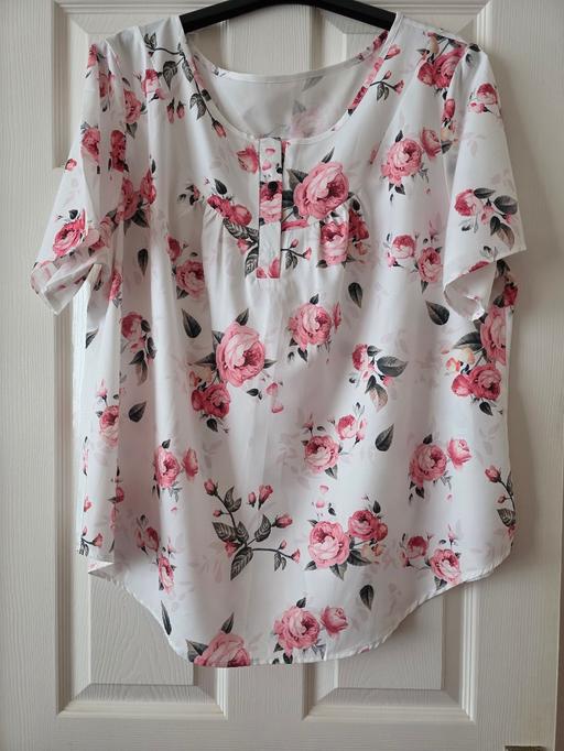 Buy & Sell Blackpool Town Centre Blackpool - Photos for Ladies top size 4XL BNWOT