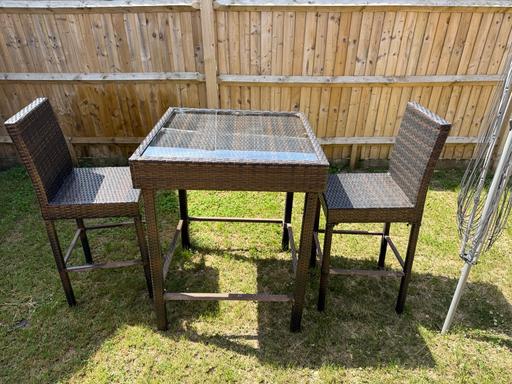 Buy & Sell Crawley Crawley - Photos for Rattan Garden Table and Chairs Tall