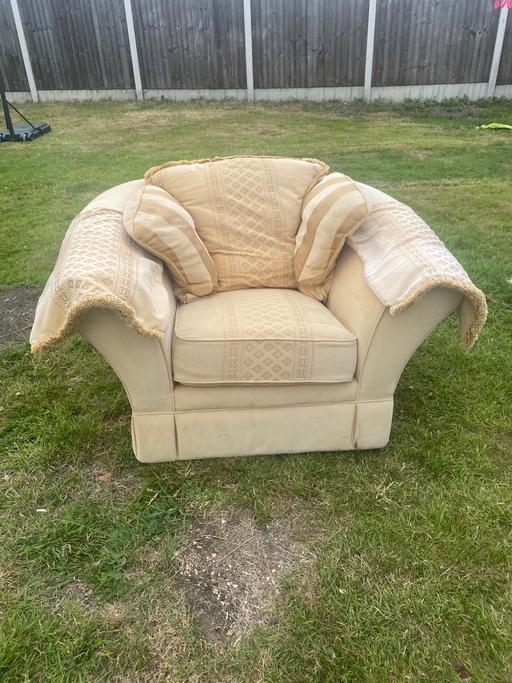 Buy & Sell Demmings Industrial Estate Stockport - Photos for One seater and 2 seater sofa set