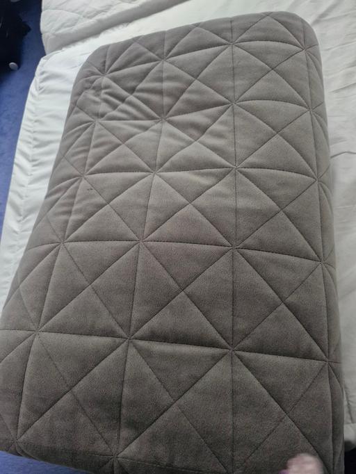 Buy & Sell Wednesfield Wolverhampton - Photos for Large grey bedspread/ throw