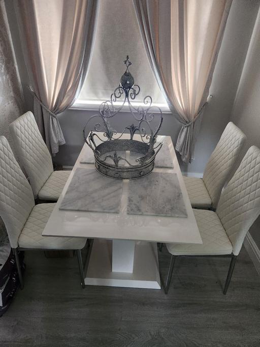 Buy & Sell Birmingham Solihull - Photos for dining table 4 chairs