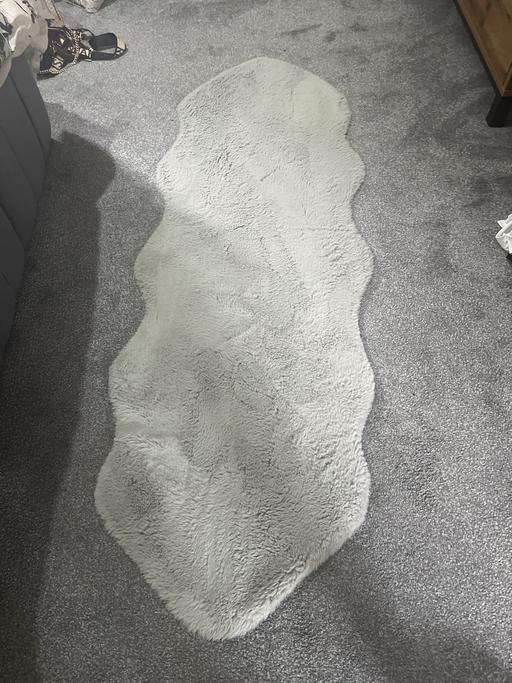 Buy & Sell South Yorkshire Doncaster - Photos for Unusual long super soft runner rug grey
