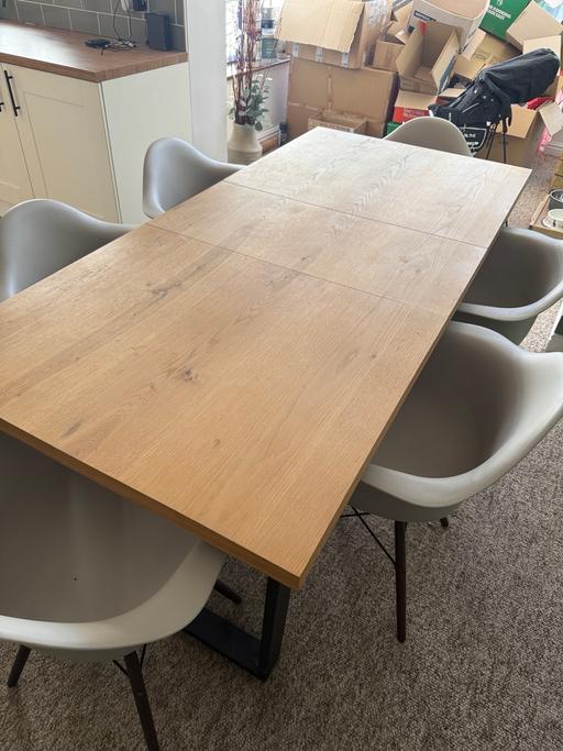 Buy & Sell Netherton Dudley - Photos for Extendable Dining Table & Chairs