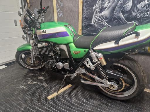 Vehicles Lower Cwm Torfaen - Wales - Photos for kwasaki zrx 1100