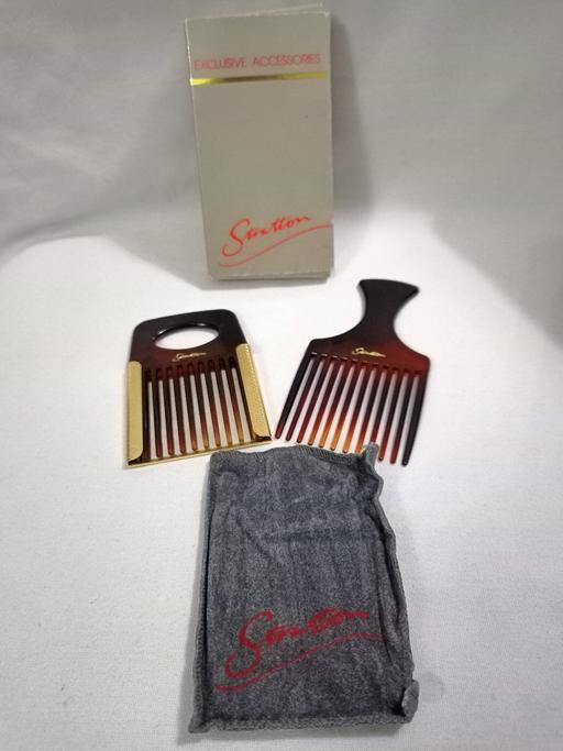 Buy & Sell Hall Green Birmingham - Photos for VINTAGE RARE BOXED STRATTON COMBS/MIRROR SET.
