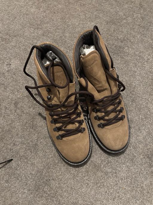 Buy & Sell Islington North London - Photos for Harry’s of London suede hiking boots