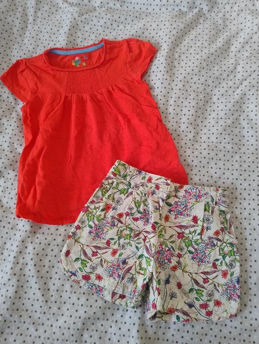 Buy & Sell Moxley Walsall - Photos for 4-5 years TU top and Nutmeg shorts