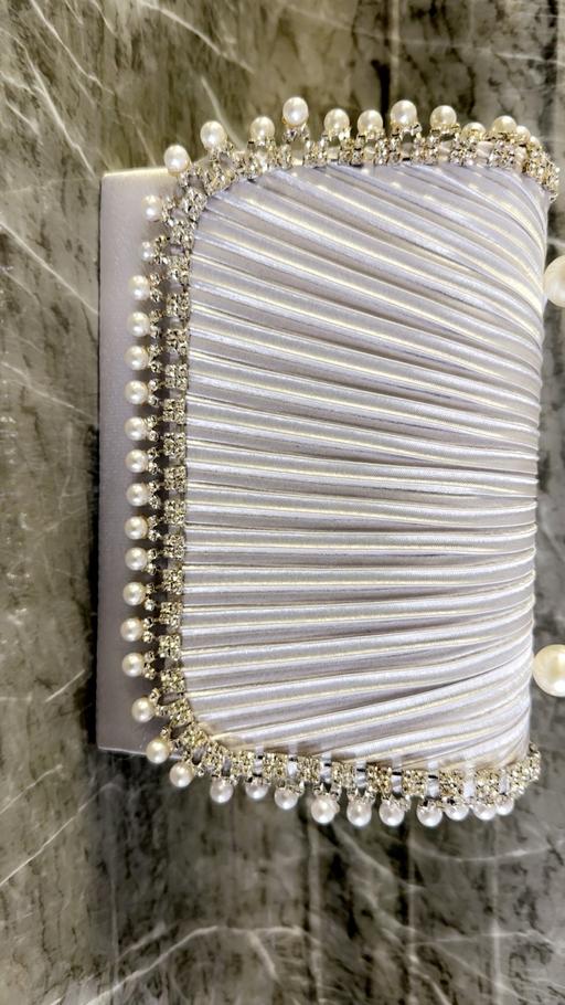 Buy & Sell Town Centre Telford and Wrekin - Photos for Elegant Pearl Handbag