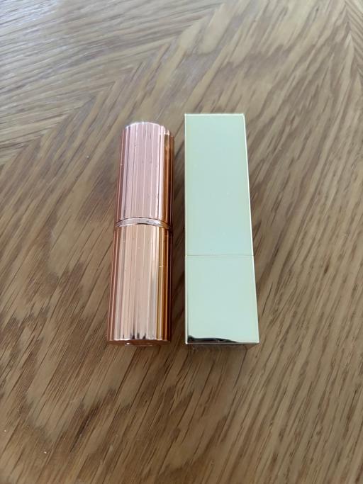 Buy & Sell Surbiton Kingston upon Thames - Photos for Charlotte Tilbury & Estee Lauder lipsticks