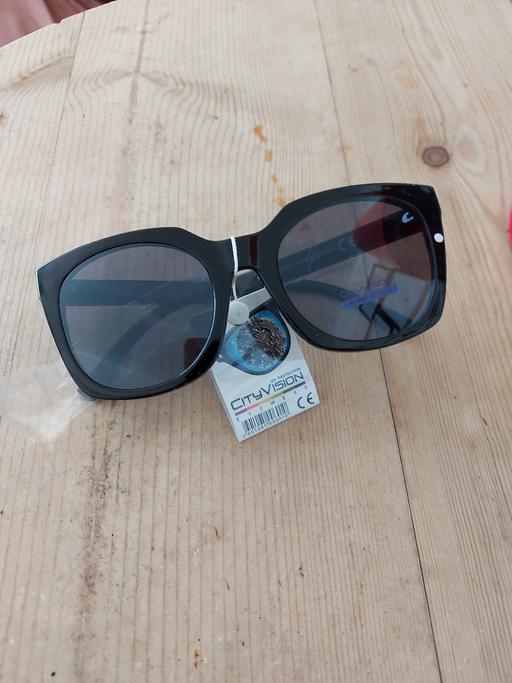 Buy & Sell Greenford Ealing - Photos for Ladies squared wayfarer sunglasses