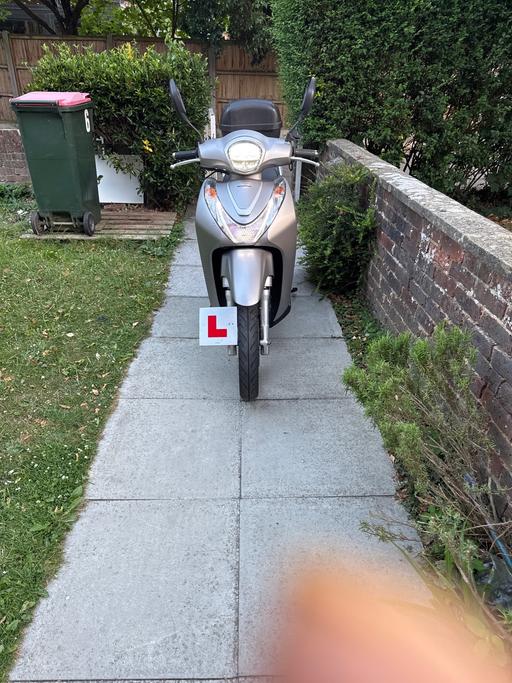 Vehicles West Sussex Crawley - Photos for Honda SH mode 125 cc i