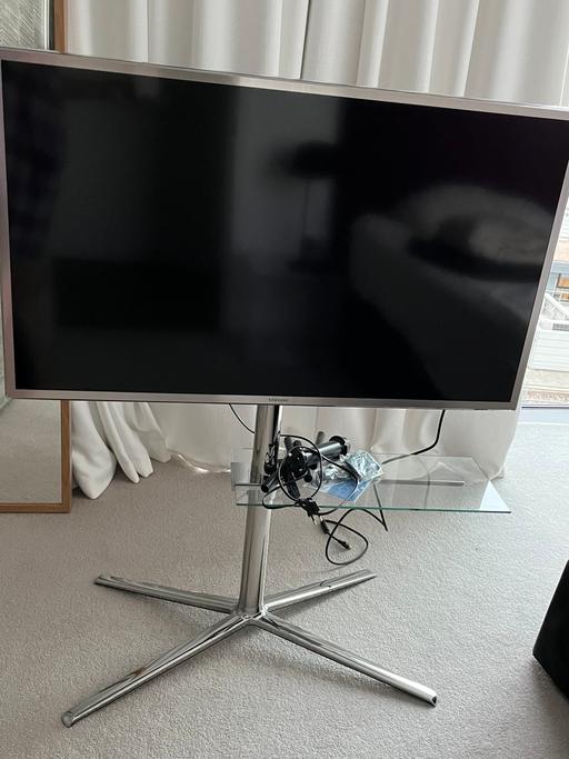 Buy & Sell Stepney Green East London - Photos for Samsung UE40F6200AW TV 101.6cm (40’’) full HD