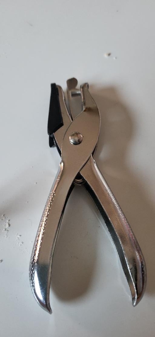 Classes Radcliffe Bury - Photos for hole punch