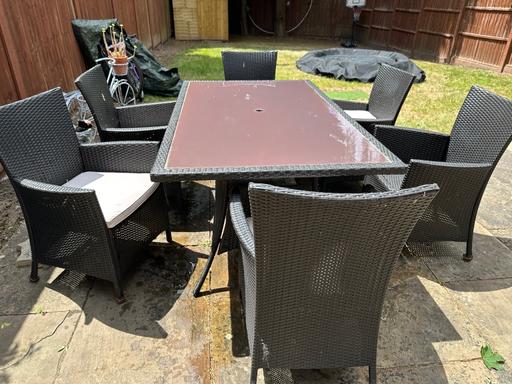 Buy & Sell Saint Albans St. Albans - Photos for Outside Table and Six Chairs
