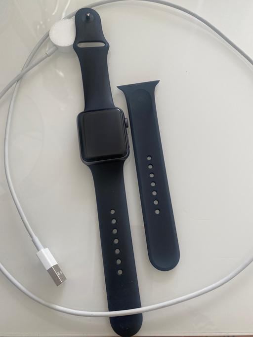 Buy & Sell Harpurhey Manchester - Photos for Series 3 Apple Watch and charger