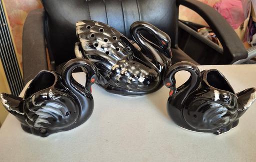 Buy & Sell Kings Heath Birmingham - Photos for Vintage Swan vase set