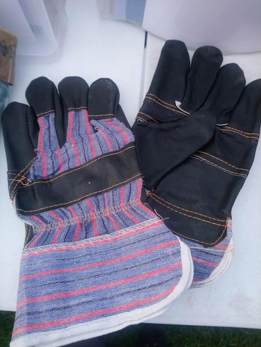 Buy & Sell Scunthorpe North Lincolnshire - Photos for Black leather rigger gloves size medium.