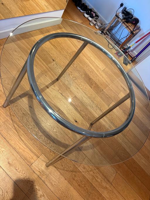 Buy & Sell South East London Croydon - Photos for Round glass dining table