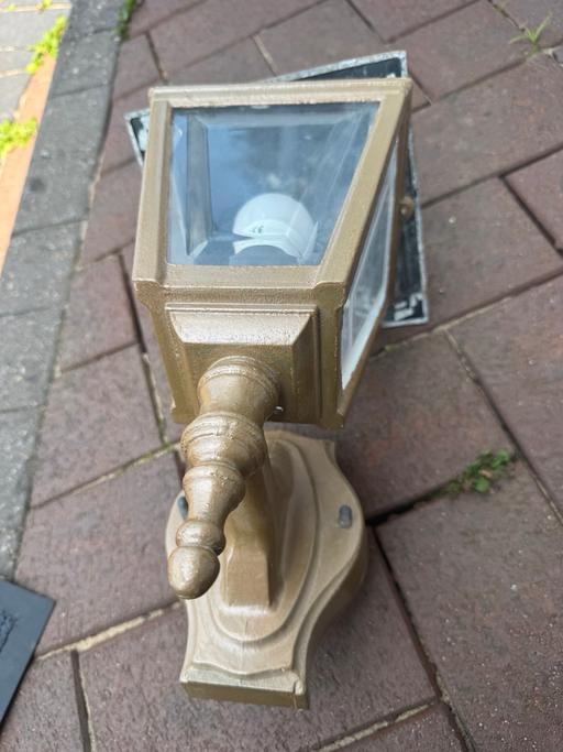 Buy & Sell Bushbury Wolverhampton - Photos for Bronze gold refurb metal outdoor light £15