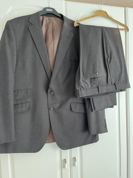 Buy & Sell Woodcross Wolverhampton - Photos for MENS SUIT