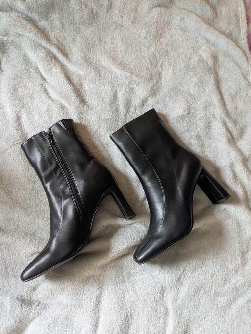Buy & Sell Goldthorn Park Wolverhampton - Photos for Never worn boots from Next, size 6