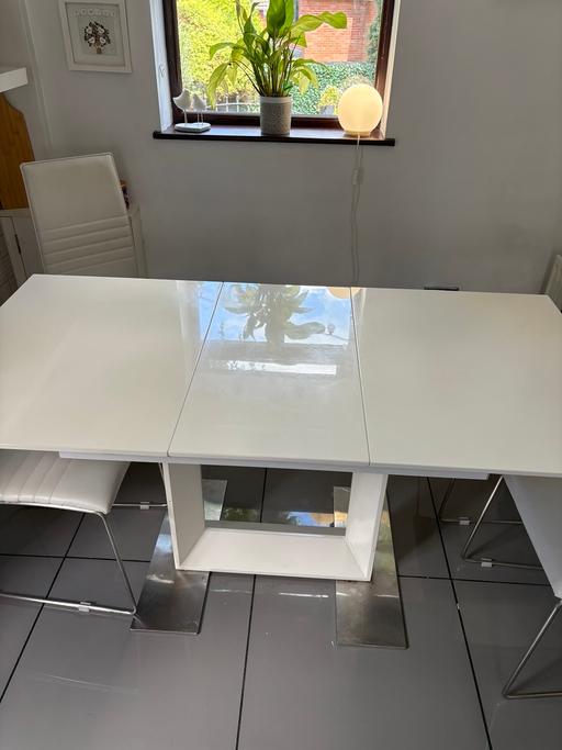 Buy & Sell Quarry Bank Dudley - Photos for Dining table and 4 chairs