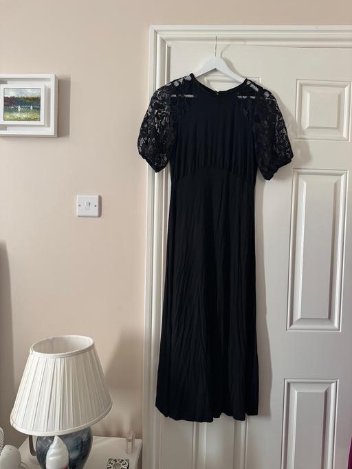 Buy & Sell Uxbridge Hillingdon - Photos for Lipsy Black Petite Midi Dress With Lace