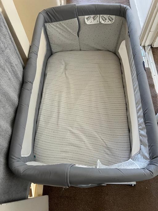 Buy & Sell Romford Havering - Photos for Chicco Next 2 Me Dream bedside crib