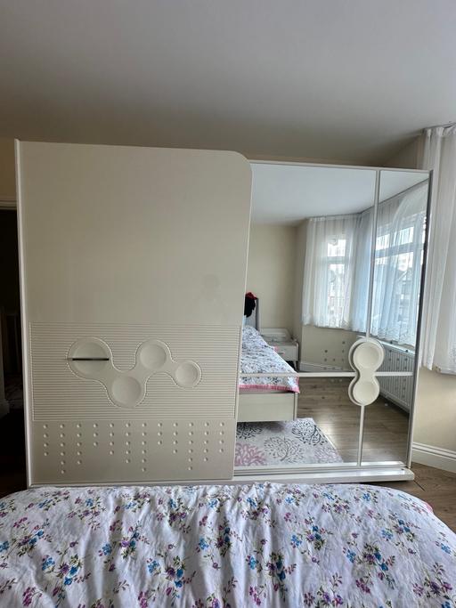 Buy & Sell Edmonton North London - Photos for Bedroom wardrobe