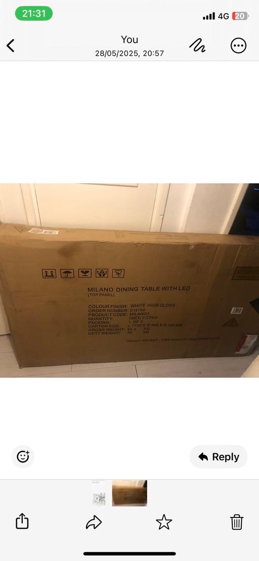 Buy & Sell Elephant and Castle South East London - Photos for In The Box, LED Light Gloss Dinning Table