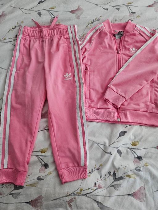 Buy & Sell Aldgate Central London - Photos for Girls Adidas Tracksuit