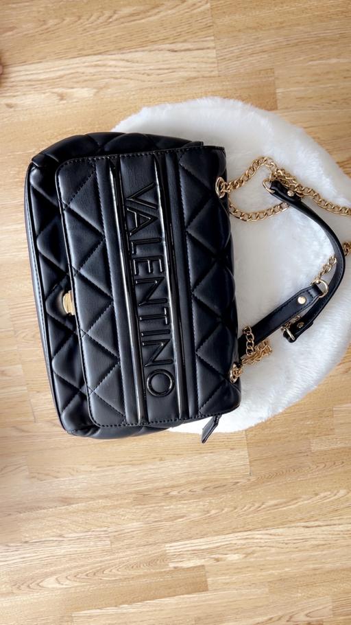 Buy & Sell Upper Walthamstow East London - Photos for Valentino bag 