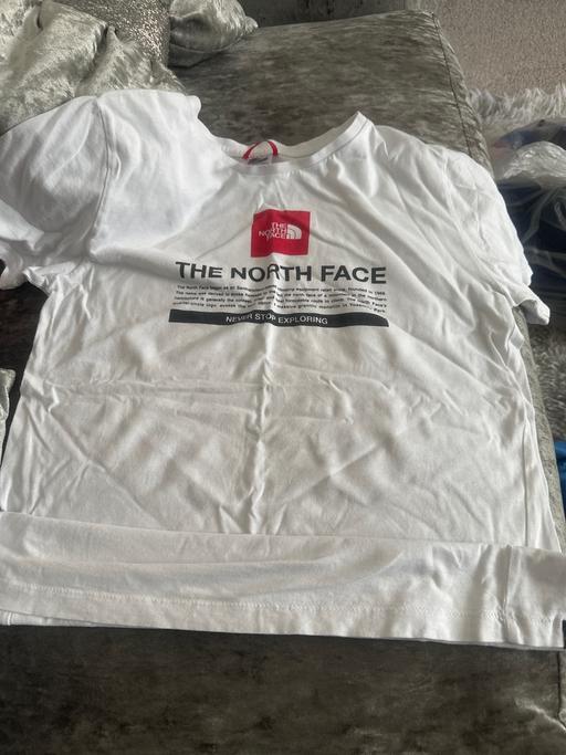 Buy & Sell Thamesmead South East London - Photos for North face t shirt 12-13