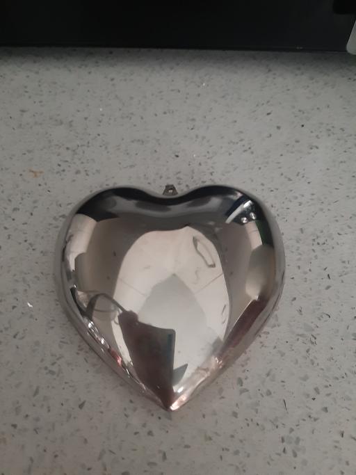 Buy & Sell South Hylton Sunderland - Photos for metal heart hanger