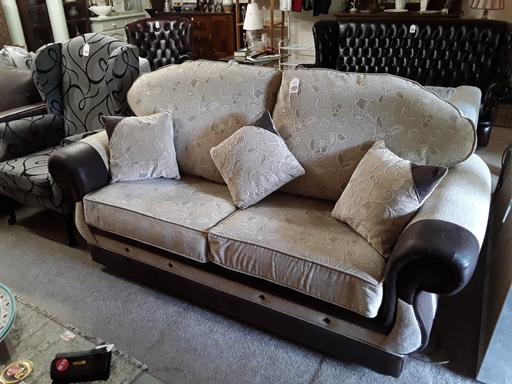 Buy & Sell Saint Pauls Trading Estate Tameside - Photos for DFS brown fabric & leather sofa