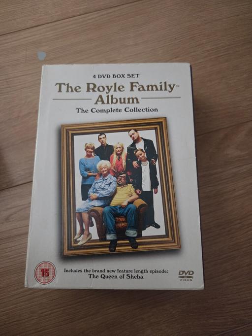 Buy & Sell West Midlands Sandwell - Photos for The Royal Family boxset
