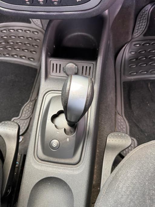 Vehicles Tyne and Wear Newcastle upon Tyne - Photos for Automatic Vauxhall tigra