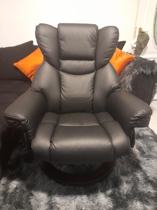 Buy & Sell Thornton Heath Croydon - Photos for Black Manual Recliner Chair COLLECTION ONLY