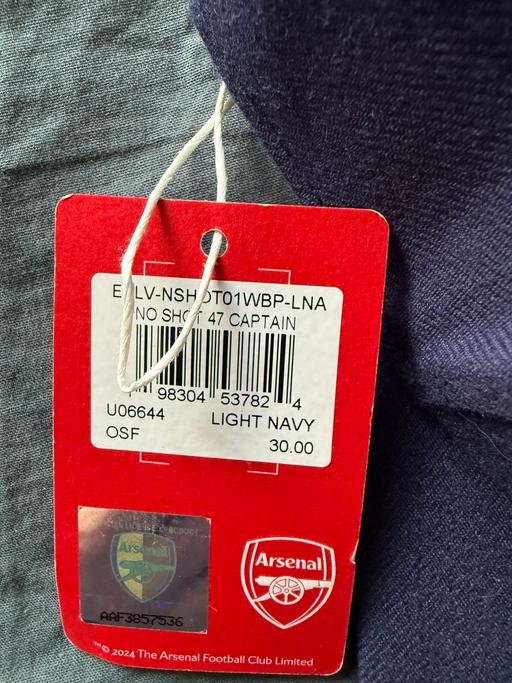 Buy & Sell Barnet Mill Hill East Station - Barnet - Photos for Arsenal hat (navy)