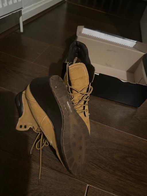 Buy & Sell Golds Hill Sandwell - Photos for Boots, Size 6.5