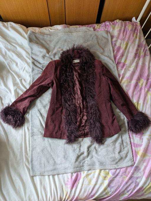 Buy & Sell Parkfields Wolverhampton - Photos for Red/Purple jacket with fuzzy collar