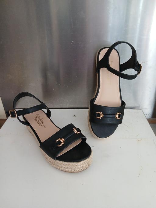 Buy & Sell Selly Oak Birmingham - Photos for Nearly New Sandals