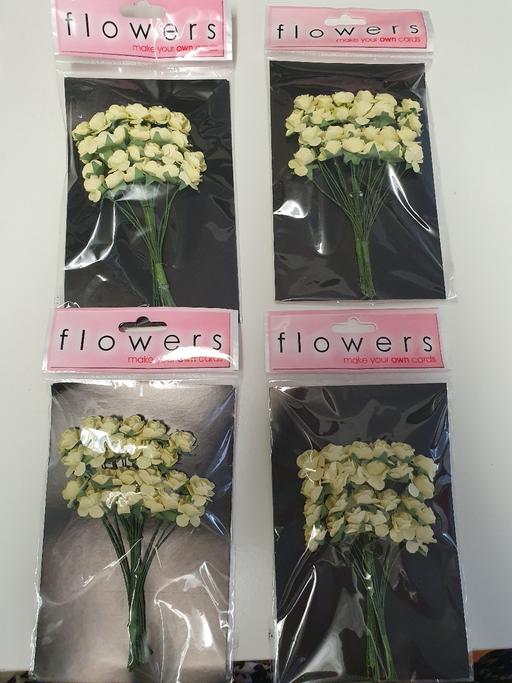 courses West Midlands Wolverhampton - Photos for 4 x New crafting flowers
