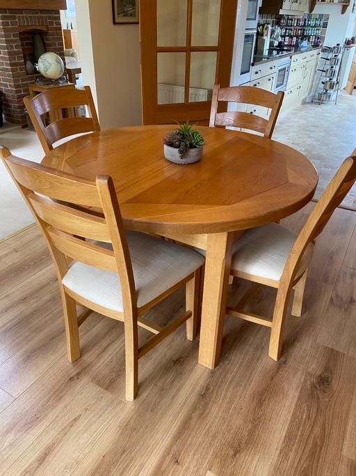 Buy & Sell Wroxham Broadland - Photos for Circular table and chairs