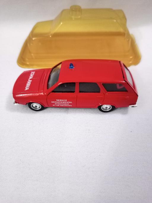 Buy & Sell Hall Green Birmingham - Photos for SOLIDO RENAULT 12 BREAK AMBULANCE 1/43.