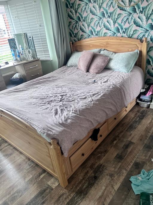 Buy & Sell Holly Hall Dudley - Photos for King size solid bed